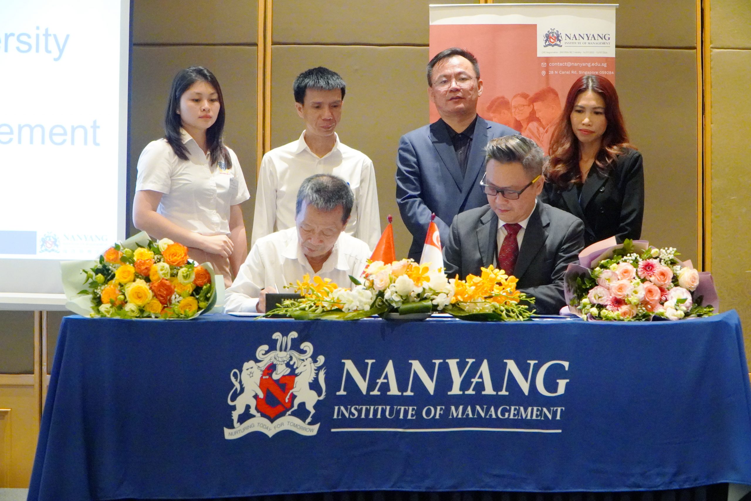 Lễ ký kết thỏa thuận hợp tác giữa hai dự án của ECS GLOBAL và Học viện Quản lý NanYang năm 2023