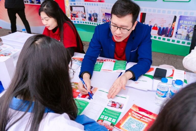 Giới thiệu dịch vụ Hướng nghiệp